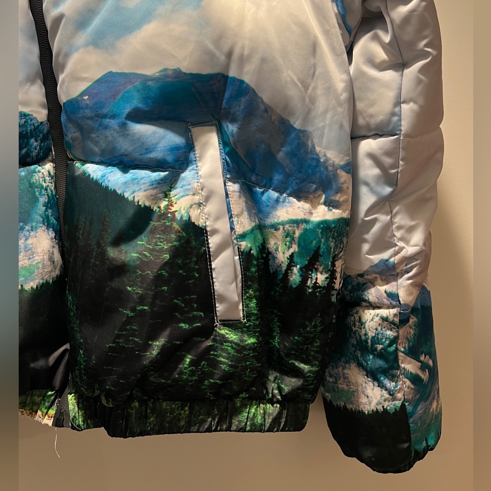 NWT FOREVER 21 Women’s Landscape Puffer Jacket - Picture 3 of 8